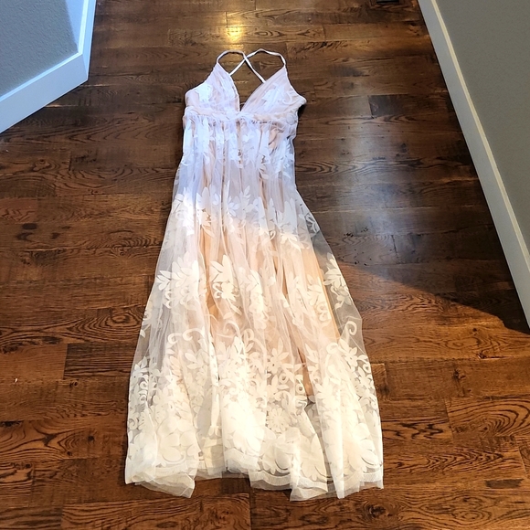 ever after Dresses & Skirts - Ever After Lace Maxi Dress Size Medium